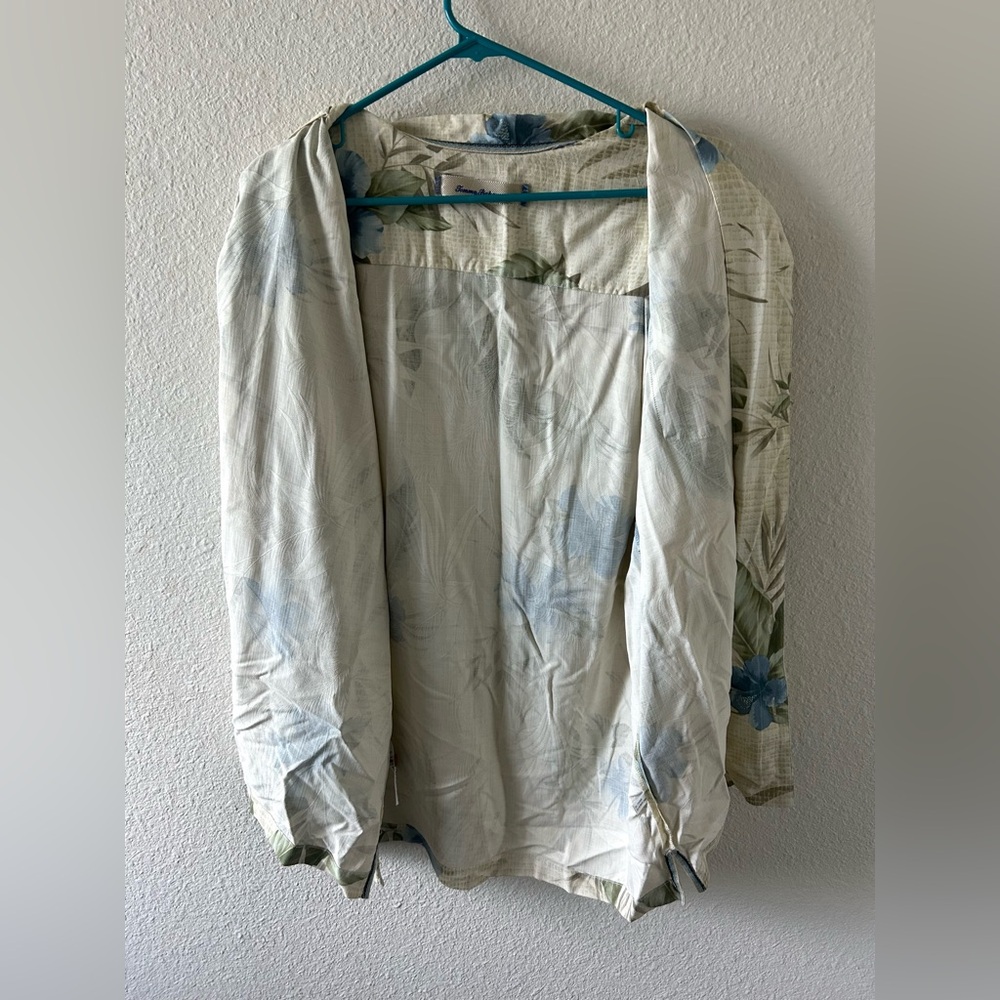 Tommy Bahama Brand/Shirt/Men’s/Hawaiian - Picture 8 of 12